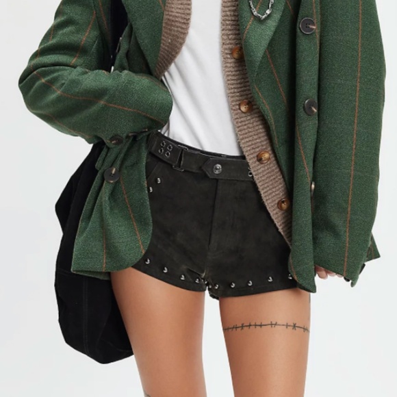 We The Free The Cool Kid Suede Micro shorts size 4 - Picture 6 of 6